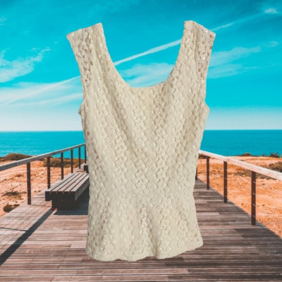 Kirra Lace Top Blouse Keyhole Back - Picture 1 of 5